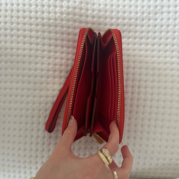 Michael Kors wallet - Picture 2 of 3